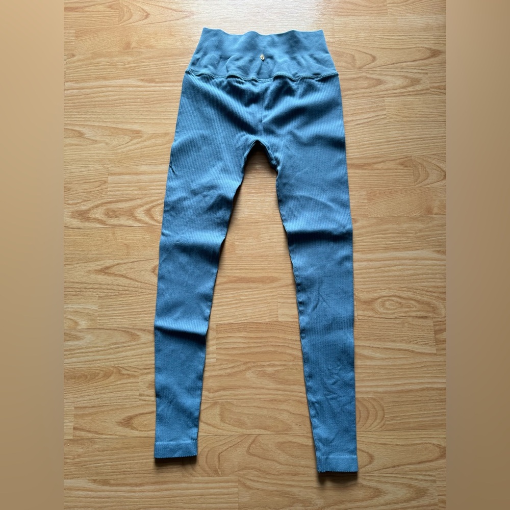 SPIRITUAL GANGSTER Love Sculpt 7/8 Legging Orion Blue yoga denim distressed chic - Picture 2 of 6
